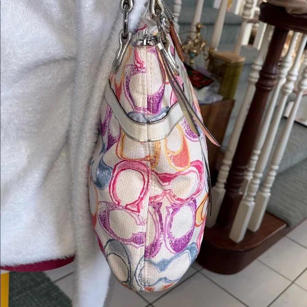 Coach  Poppy  ToteBag  Shoulder bag canvas  kissing C’s some embroidered 3 tags